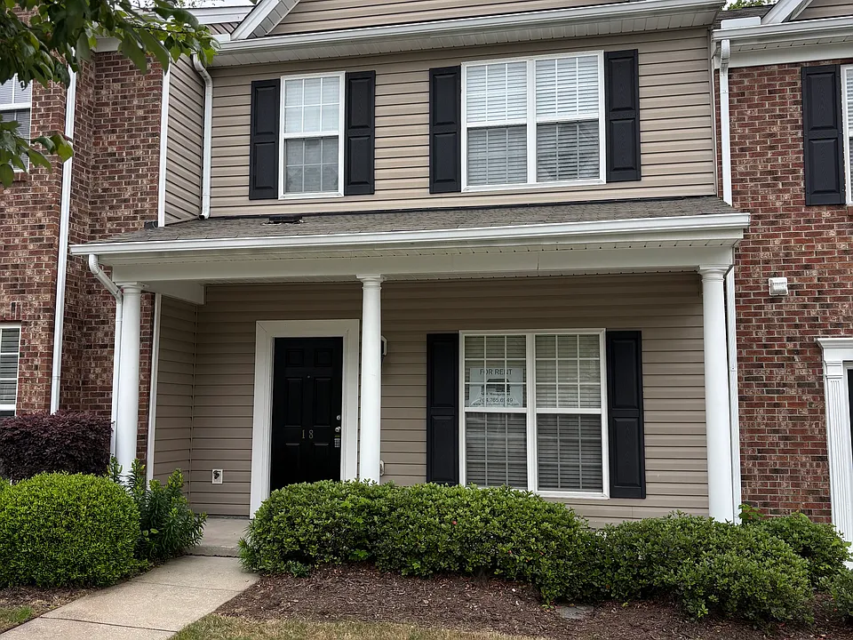 18 Sharpstone Ln