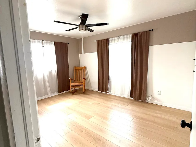 4221 Rose Ln NE — Photo 18