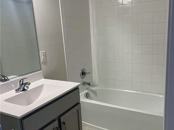 5th image of 7206 Hancock Chase Ct