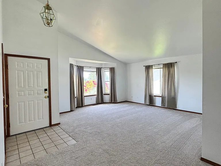 4957 Pear Butte Dr — Photo 2