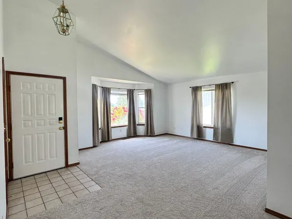 4957 Pear Butte Dr, Yakima, WA 98901
