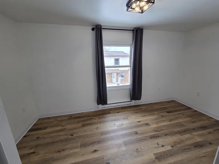 300 Dewey St #5 — Photo 15