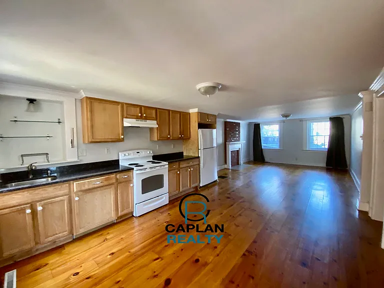 42 Warren St #O1 — Photo 3