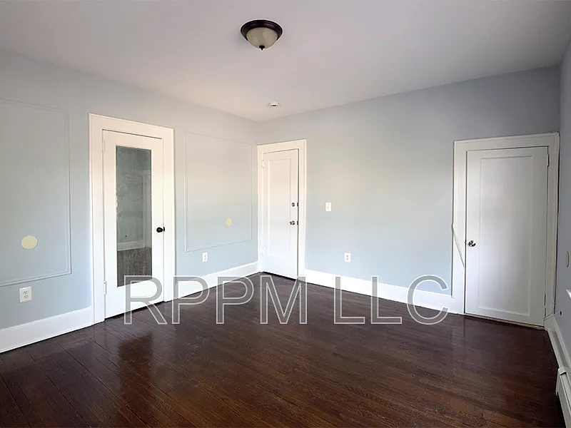 3 bed, 1.0 bath, $2,300 — Photo 2