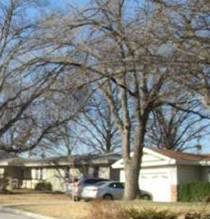 Exterior Neighborhood (street photo)