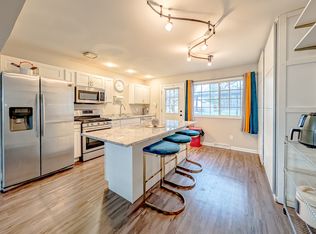 8616 Hickory Ave #A, Crystal Lake, IL 60014