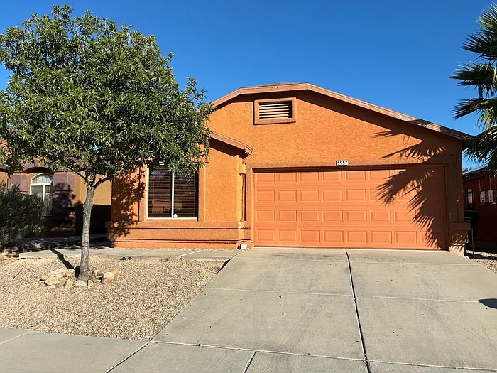 3 bed, 2.0 bath, $1,650 — Photo 1