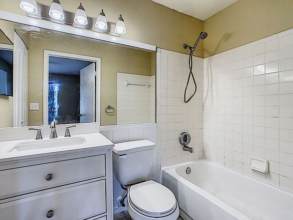 4th image of 4005 Crockers Lake Blvd #15