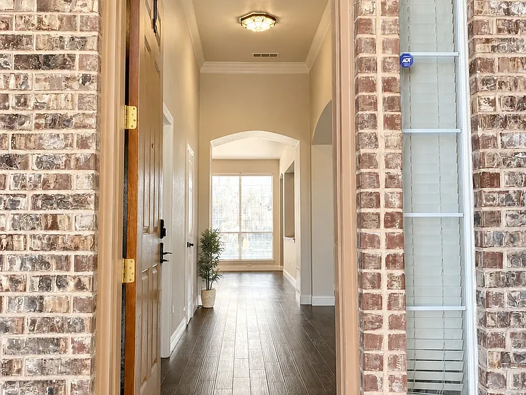 1815 Lake Glen Trl — Photo 3
