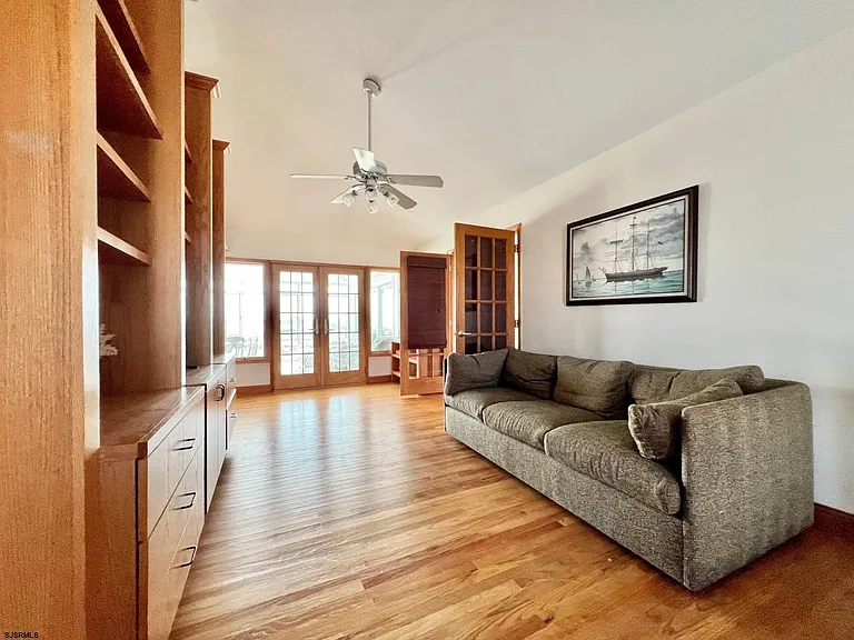 24 Ocean Dr W — Photo 38
