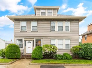 679-681 Humphrey St #1, Swampscott, MA 01907