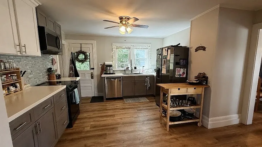 4 bed, 2100 sqft, $2,200 — Photo 3