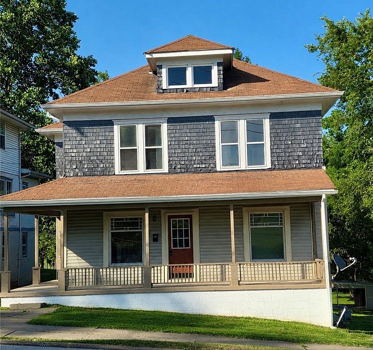 1st image of 545 E Market St