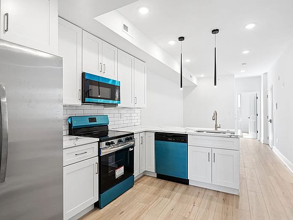 5th image of 2524 Cecil B Moore Ave #3