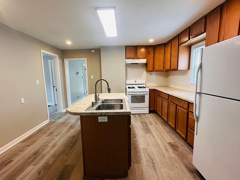 3028 University Rd — Photo 9