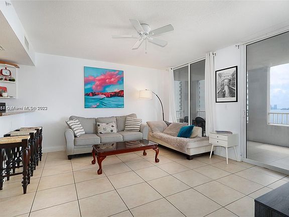 4th image of 170 SE 14th St APT 1602