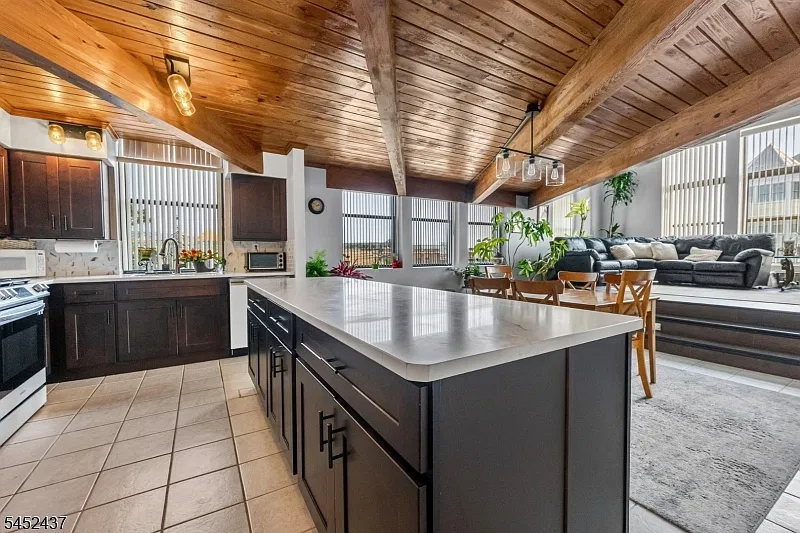 1 bed, 1.5 bath, 1300 sqft, $2,750 — Photo 1