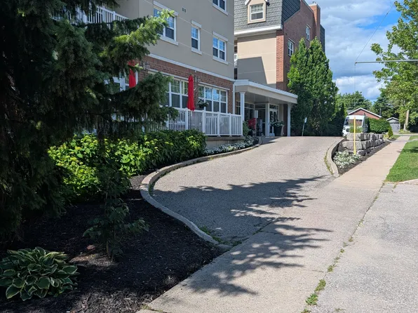 240 Chapel St #425, Cobourg, ON K9A 0E3