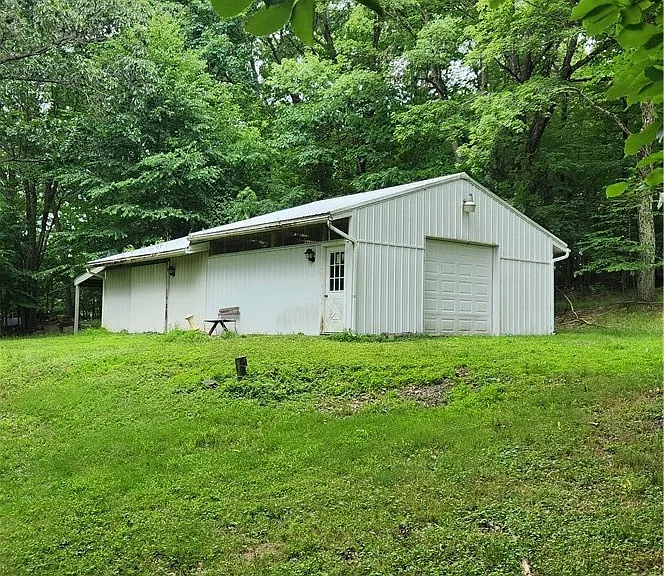 820 Reisenman Ave — Photo 6