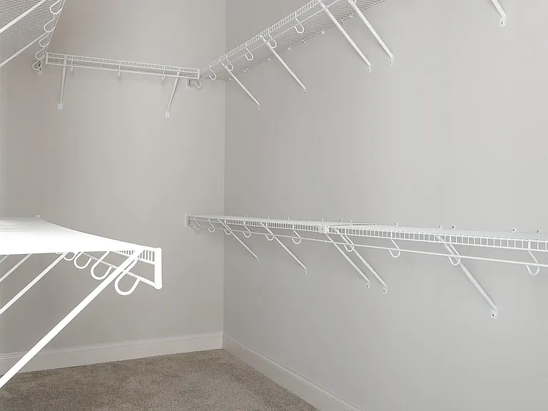 902 Abingdon Cv — Photo 33