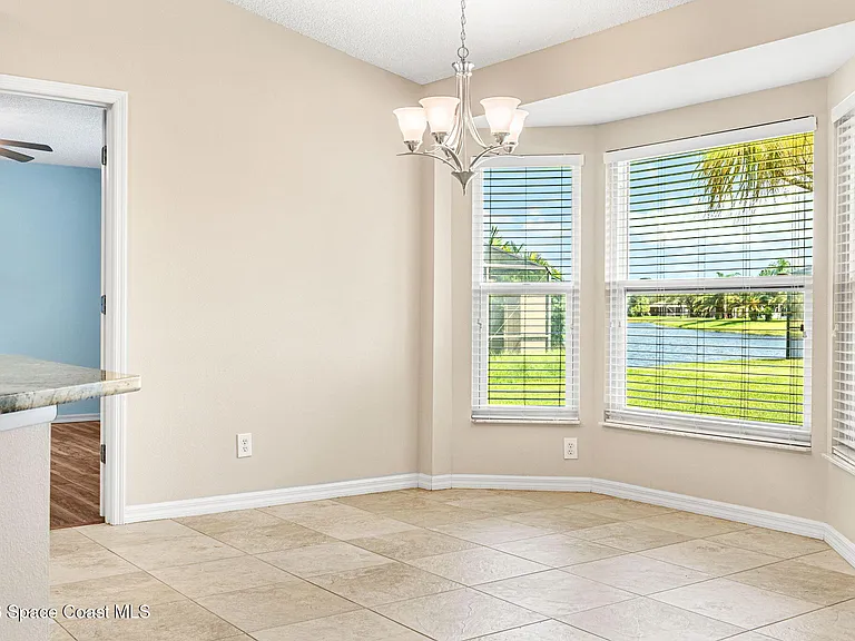 1622 Laramie Cir — Photo 15