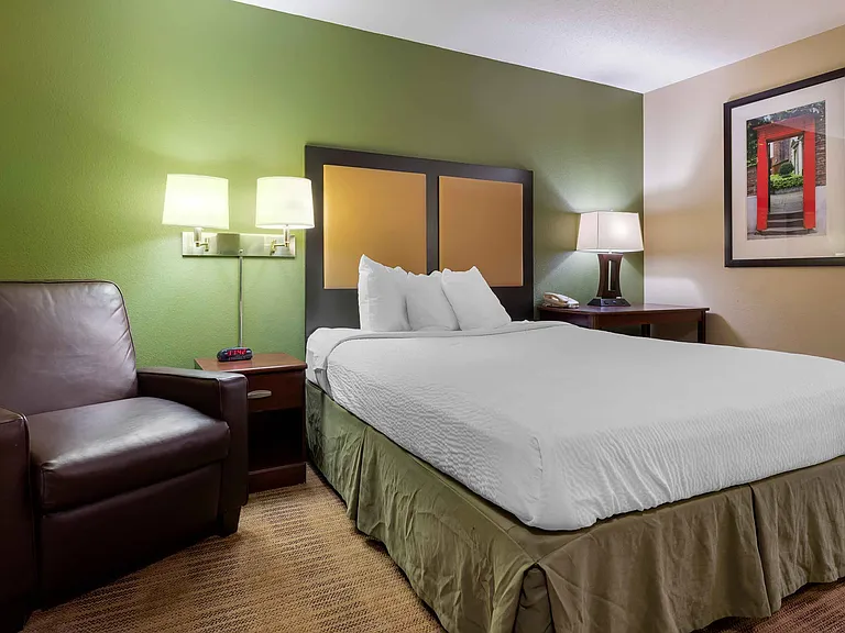Studio Suite - 1 Queen Bed