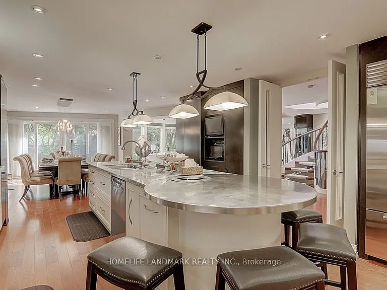 35 Gardiner Rd E — Photo 13