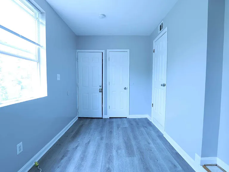 1633 E St NE #3 — Photo 16