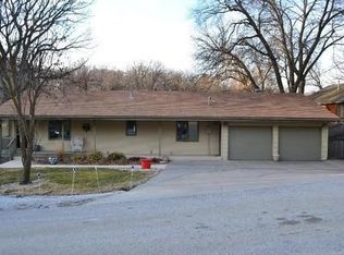 8702 Oakdale Rd, Plattsmouth, NE 68048