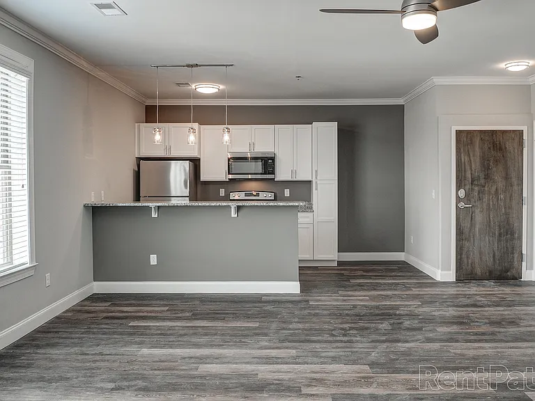The Henry Lofts — Photo 9