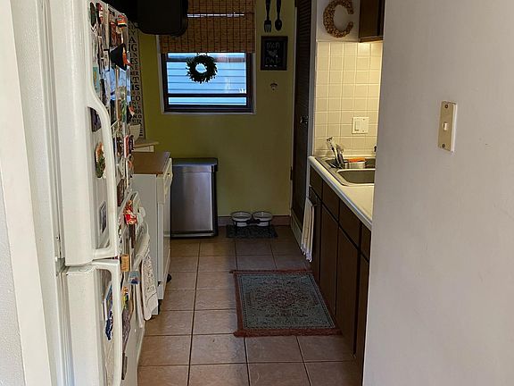 3rd image of 2638 N Wayne Ave #2E