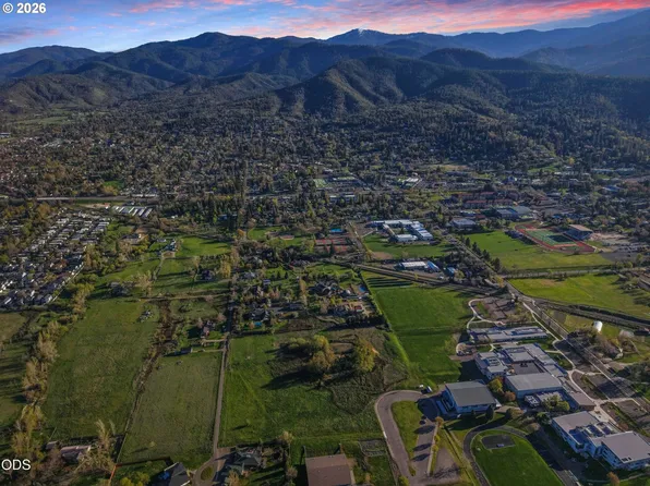 0 E Main St, Ashland, OR 97520
