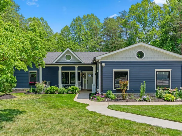 6413 Davis Ford Rd, Manassas, VA 20111