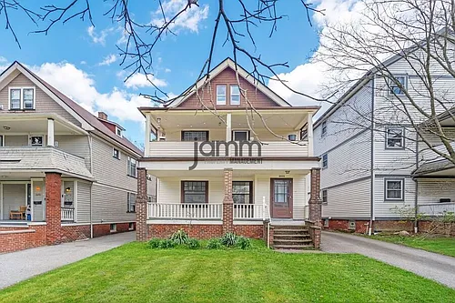1695 Glenmont Loft Photo 1