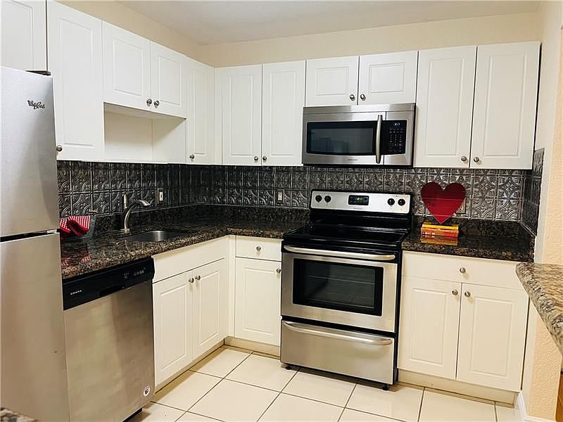 1st image of 770 SE 2nd Ave APT F202