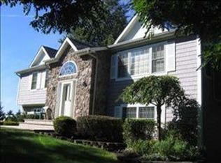 605 Gateway Ave #A, Valley Cottage, NY