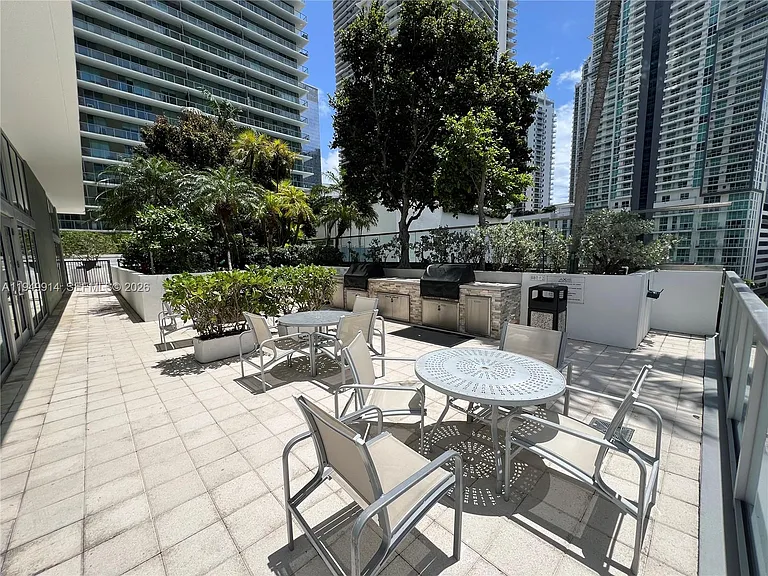 79 SW 12th St #1506 — Photo 12