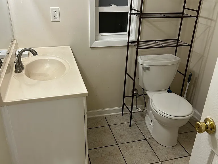 1215 Georgia St — Photo 3