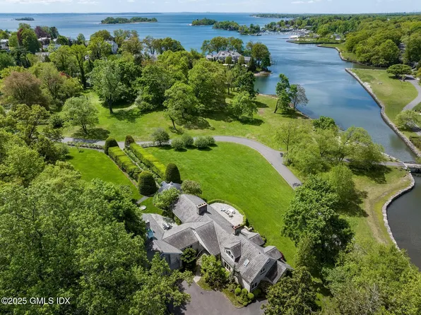 33 Meadow Wood Dr, Greenwich, CT 06830