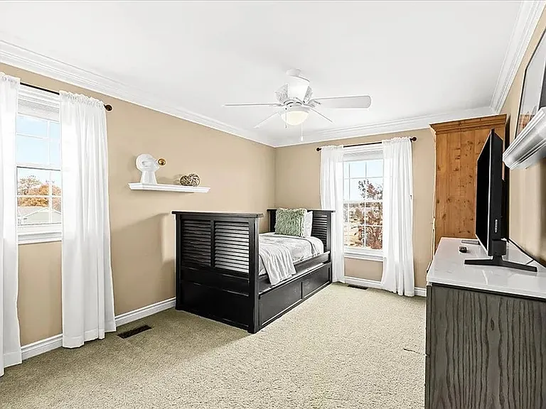 1515 Town Commons Dr — Photo 16