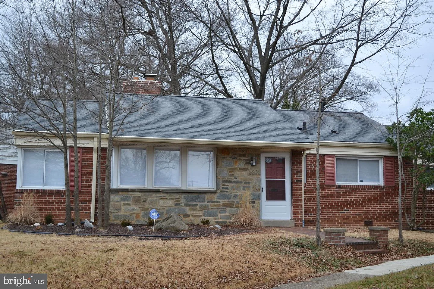 6801 Adelphi Rd photo 1
