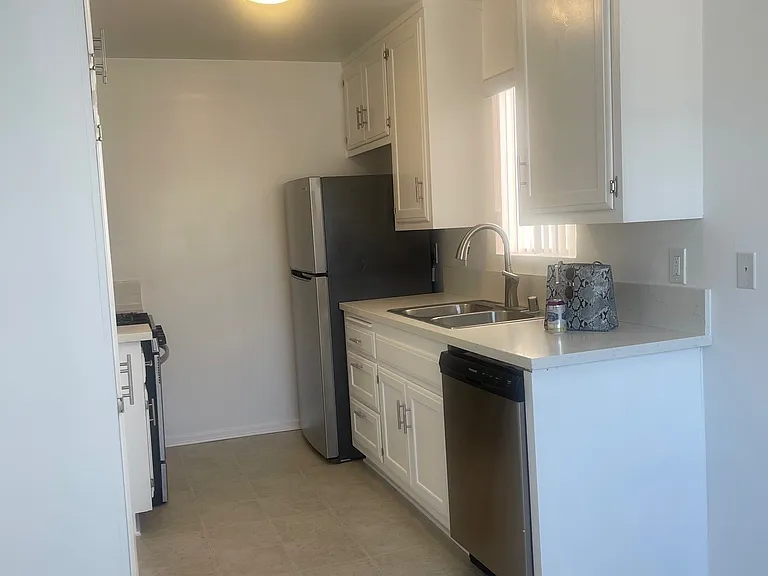 Unit 15 - Studio Floorplan