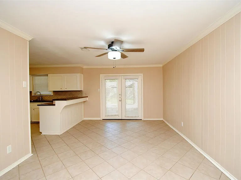 10034 Cedardale Dr — Photo 15