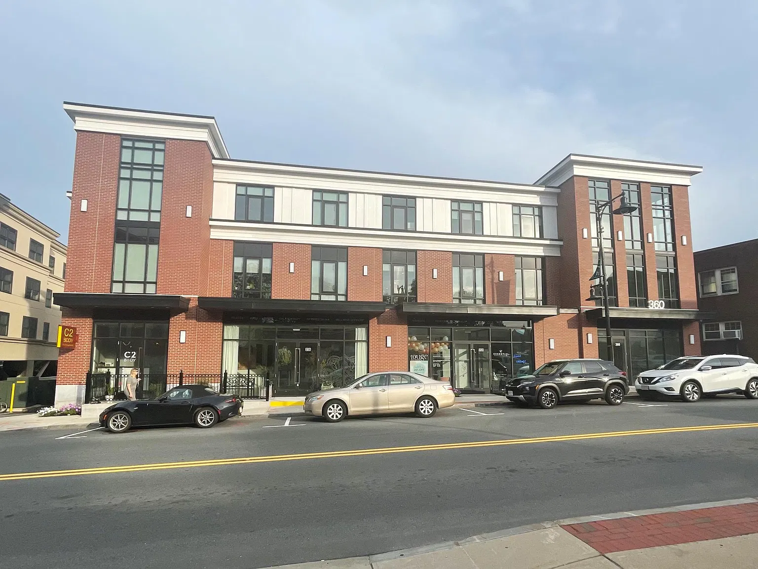 1 bed, 730 sqft, $2,450 — Photo 1