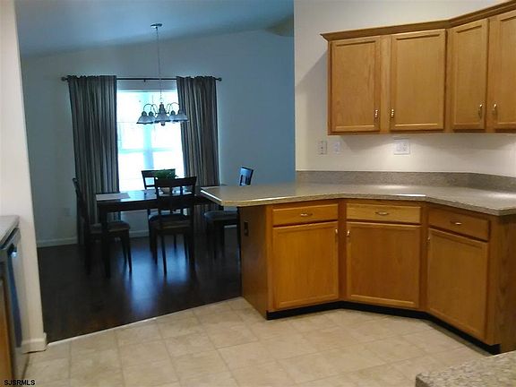 4th image of 150 Troons Court