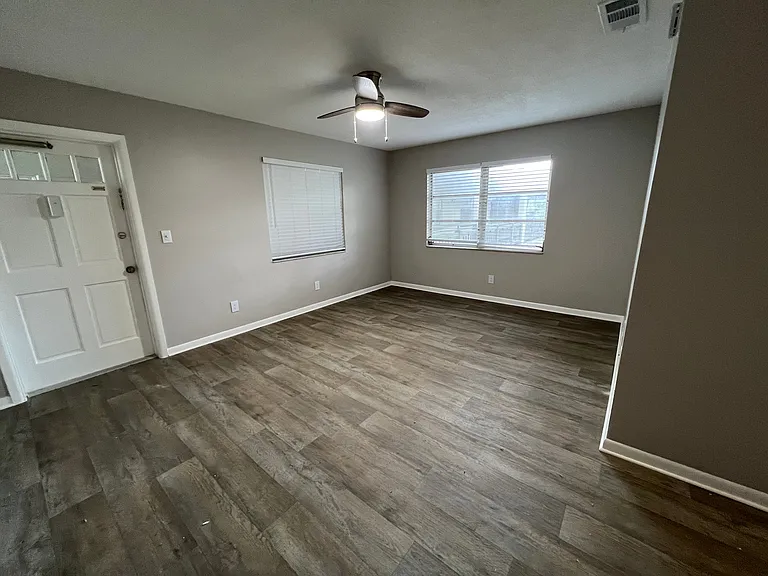 529 30th Ave N #16 — Photo 5