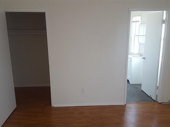 4th image of 1918 Grace Ave APT 18