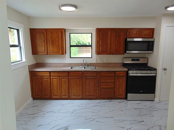 4th image of 2543 Wilhurt Ave