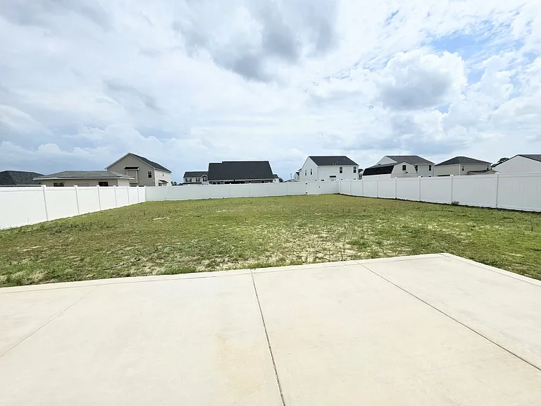 2229 Andalusian Dr — Photo 35