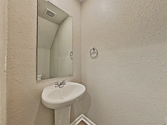 3435 Ridge Hill Pkwy — Photo 8